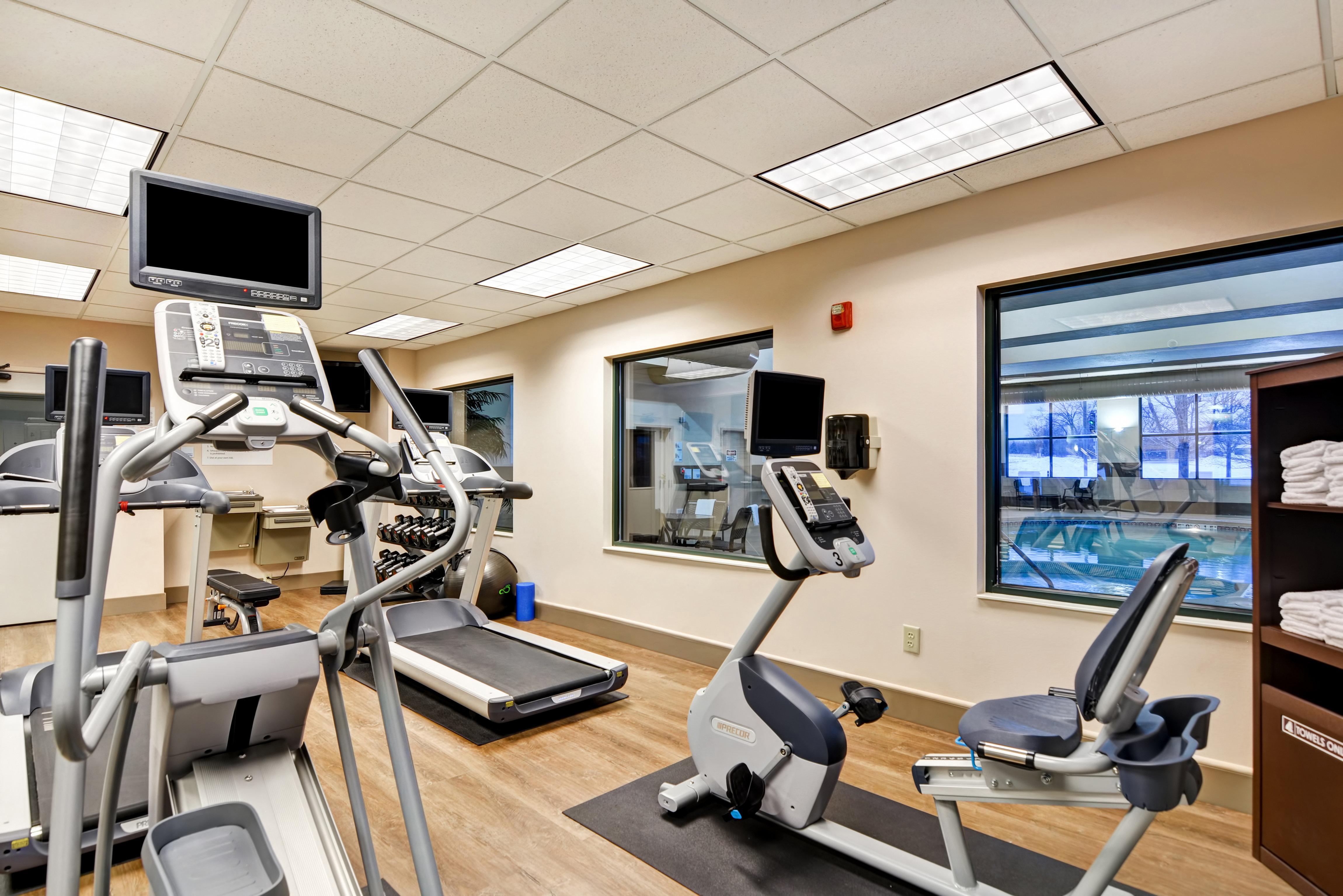 Holiday Inn Express Hotel & Suites Milwaukee-New Berlin By Ihg Esterno foto